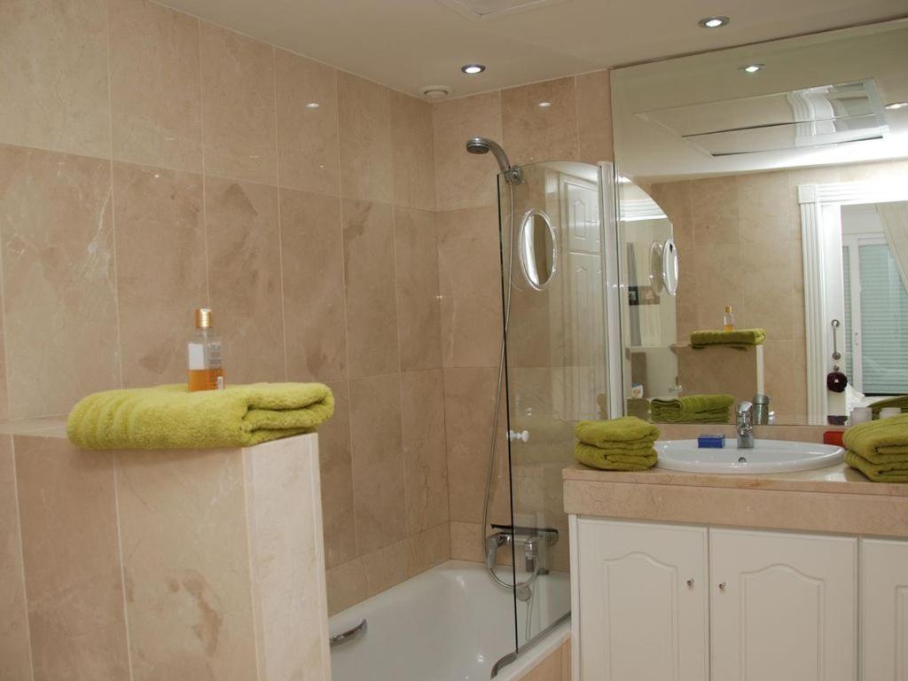 D12 Espectacular Y Moderno Apartamento En Primera Linea - Estepona - Sinfonia Del Mar Εξωτερικό φωτογραφία